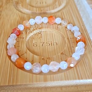 Faceted sunstone & round moonstone beaded stretch bracelet
